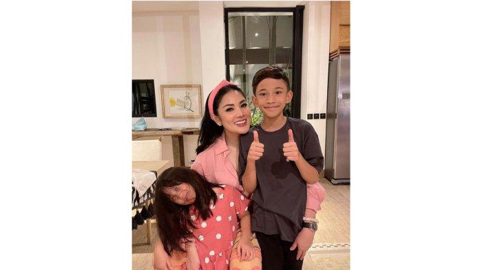 Dapat Kekerasan dari Mantan Pengasuhnya, Anak Nindy Ayunda Buka Suara Dipersidangan 'Takut, Dipukul'