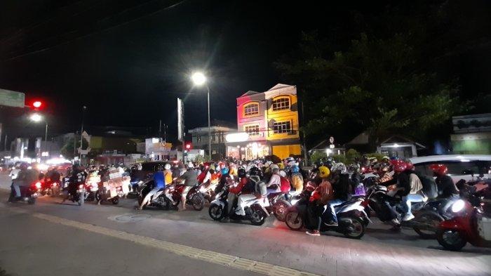 BREAKING NEWS: H-2 Lebaran, Kendaraan Bermotor Asal Jabodetabek Padati Jalan Protokol Ibukota Banten