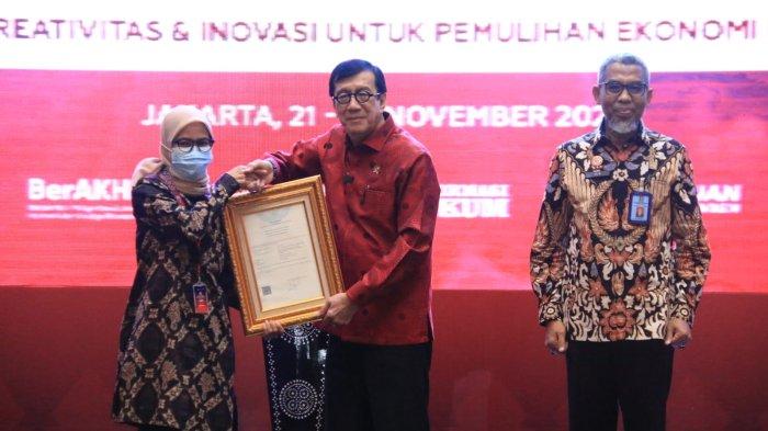 Tenun Baduy Jadi Kekayaan Intelektual Komunal di Banten, Pencatatan Diserahkan Langsung Menkumham