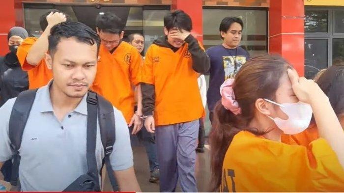 Jawaban Nyeleneh Chandrika Chika saat Hendak Dibawa ke BNN, Masih Bisa Bercanda dengan Awak Media