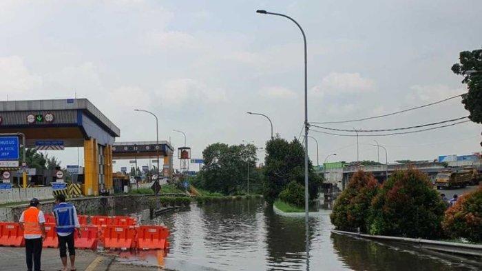 Banjir Tak Kunjung Surut, Gerbang Tol Bitung Ditutup
