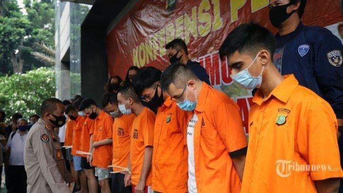 Pesta Seks Kaum Gay di Apartemen Saat Pandemi Covid-19, Ternyata Ada Satu Orang Positif HIV