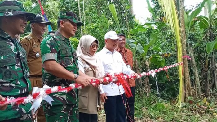 Pangdam III Siliwangi Mayjen TNI Kosasih, Resmikan Jalan Program TMMD 2025 di Pandeglang