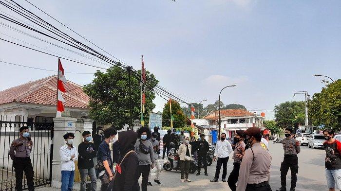 Mahasiswa dan Warga Demo Tolak Perpanjangan PPKM Darurat di Lebak