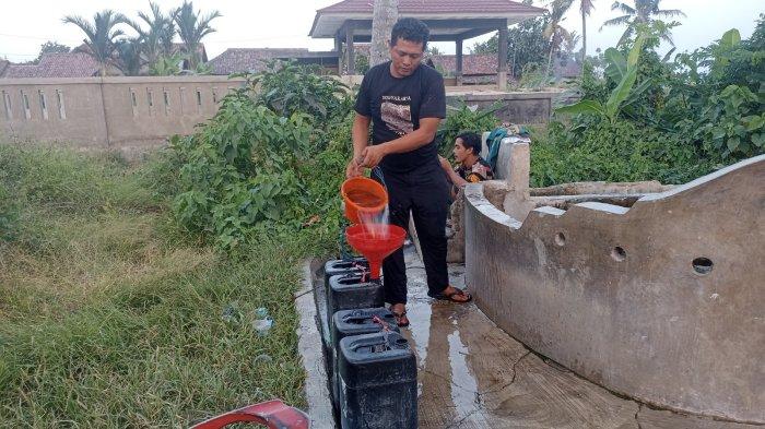 Warga Lingkungan Ambon Kota Serang Alami Krisis Air Bersih