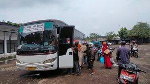Armada-Bus-Terminal-Mandala-Kabupaten-Lebak.jpg