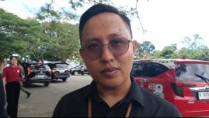 Asep-Kurnia-mengeluarka.jpg