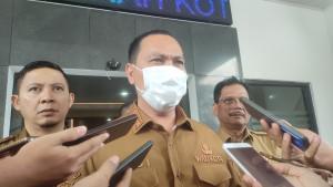 Budi-rustandi-pakai-masker.jpg