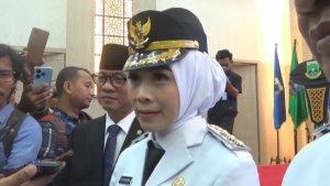 Bupati-Serang-Ratu-Rachmatu-Zakiyah-usai-pelantikan.jpg