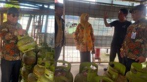 Dewan-Abdul-Gofur-Sidak-Pangkalan-Gas-SPBU-Kragilan.jpg