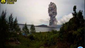 Foto-Ilustrasi-erupsi-Gunung-Anak-Krakatau-28-Maret-2023.jpg