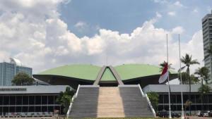 GEDUNG-DPR-RI-TRIBUN.jpg