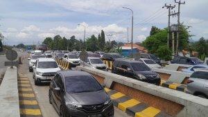 Gerbang-tol-merak-kemacetan-mudik.jpg
