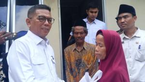 Gubernur-Banten-Andra-Soni-RTLH-lebak.jpg