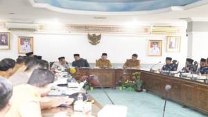 Guru-Najib-HAmas-Serang-SMP.jpg
