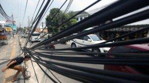 Ilustrasi-kabel-semrawut.jpg