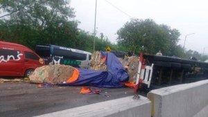 Insiden-kecelakaan-beruntun-terjadi-di-Tol-Cipularang-Km-92.jpg