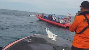 KAPAL-TENGGELAM-PENYELAMATAN-NELAYAN.jpg
