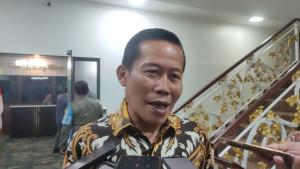 Ketua-DPRD-Kota-Serang-Muji-Rohman-menyorot.jpg