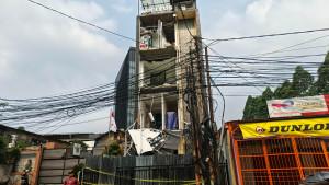 Lokasi-Ledakan-Gedung-Farmasi-di-Tangsel-Polisi-be.jpg