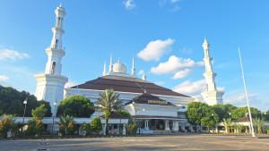 Masjid-Raya-Al-Bantani-di-KP3B-Kota-Serang-m.jpg