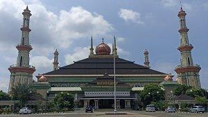 Masjid-Raya-Al-Bantani-fthrfdh.jpg