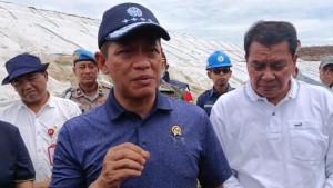 Menteri-LH-Hanif-Faisol-Bupati-Maesyal.jpg