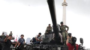 PARADE-MILITER-HUT-TNI.jpg