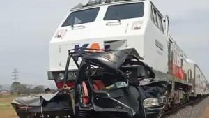 PIKAP-TERTABRAK-KERETA.jpg