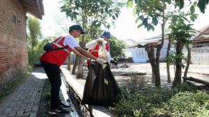PLN-Aksi-Bersih-Sampah-BAhari.jpg