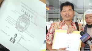 Pengamat-kebijakan-publik-Bonatua-Silalahi-memperlihatkan-salinan-ijazah-Joko-Widodo.jpg