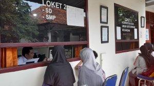 Pos-pelayanan-PPDB-di-Kantor-Dindikbud-Kota-Serang.jpg