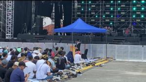 SALAT-JUMAT-DI-PESTAPORA-Rhoma-Irama.jpg