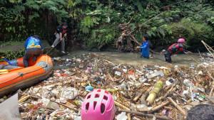 SUNGAI-CIBANTEN-BERSIH-BERSIH.jpg