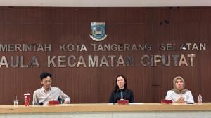 Wakil-Ketua-DPRD-Tangsel-Maria-Teresa-mengingat.jpg