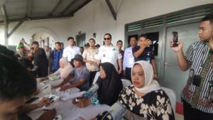 Wali-Kota-Serang-Budi-Rustandi-Rail-Clinic-di-Stasiun-Serang.jpg
