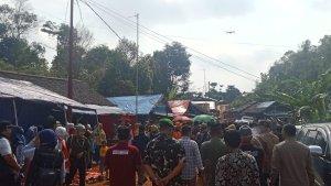 andra-datang-ke-huntara.jpg