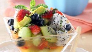 Resep  Es Buah Campur Segar dengan Potongan Strawberry hingga Kiwi, Cocok untuk Berbuka Puasa