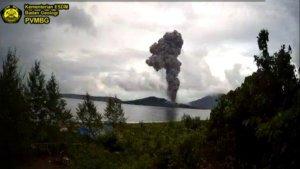 erupsi-gunung-anak-krakatau-2832023-11.jpg