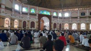 foto-masjid-raya-al-bantani.jpg