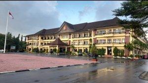 gedung-utama-mapolda-banten.jpg