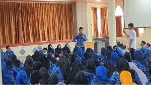 guru-di-kota-serang-nuri.jpg