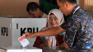 ilustrasi-calon-pemilih-menggunakan-hak-suara.jpg