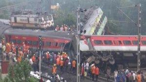 kecelakaan-kereta-di-india.jpg