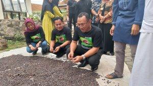 kedai-koffe-santri.jpg