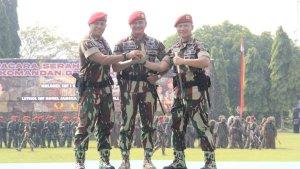 komandan-grup-1-kopassus-yang-baru-letkol-inf-romel-jangga-wardhana-dan-danjen-kopassus.jpg