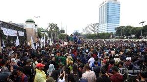 massa-aksi-demonstrasi-yang-tergabung-dalam-bem-si.jpg