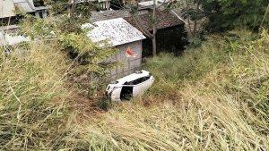 mobil-minibus-terjun-ke-jurang-di-Jalan-Kesadaran.jpg