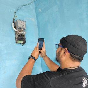 pelanggan-gunakan-fitur-swacam-pln-mobile.jpg