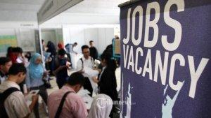 pencari-kerja-di-job-fair.jpg